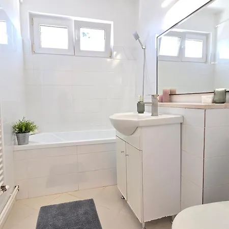 Your Away From 2 Apartman